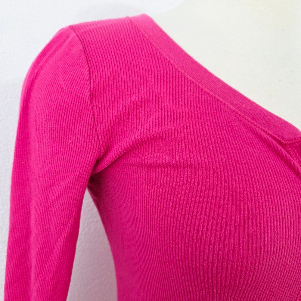 Vintage Y2K Hollister henley top magenta pink ribbed 3/4 sleeve logo 2000s Small - Picture 4 of 6